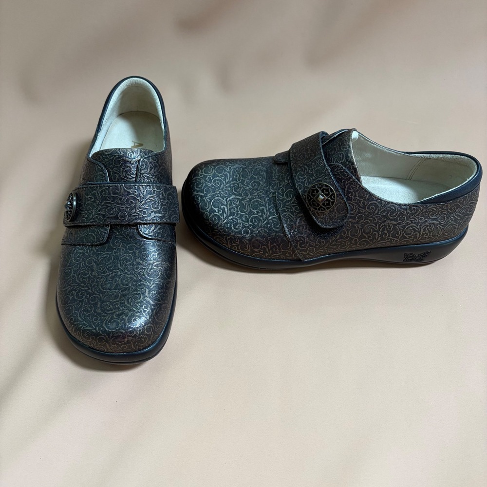 Alegria Joleen Bronze Black Scroll Leather Clogs Shoes JOL-253 Womens 37